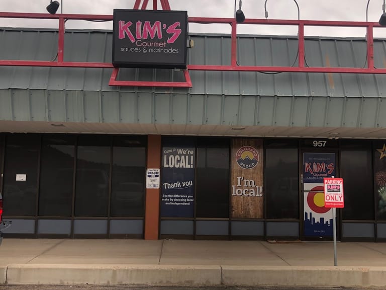 Kim's Gourmet Sauces atmosphere and seating