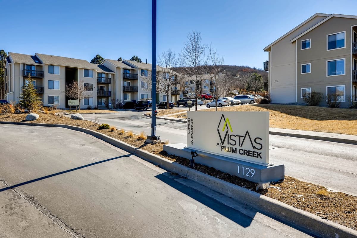 Vistas at Plum Creek Apartments apartment community in Castle Rock, Colorado
