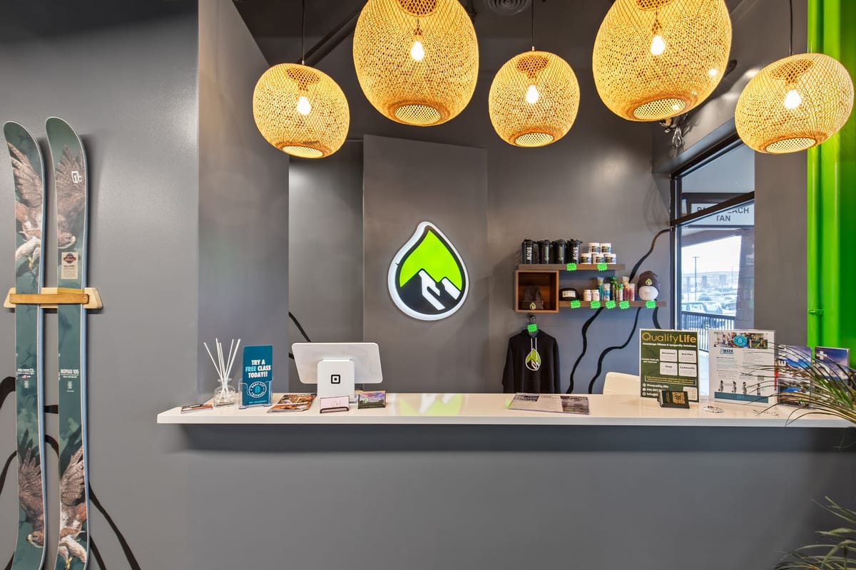 Onus IV Therapy + Longevity Highlands Ranch atmosphere and seating