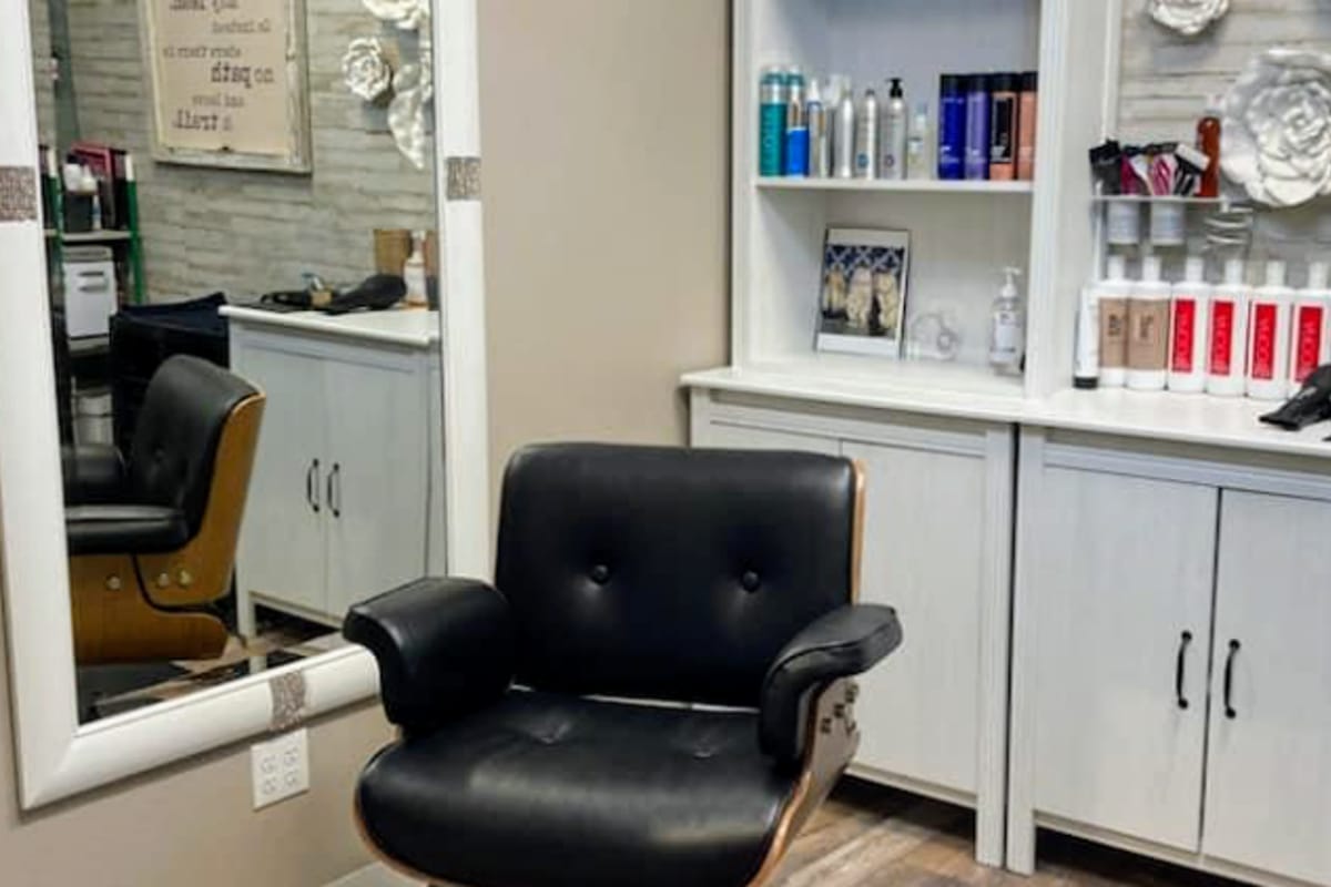 Spectra Salon Suites atmosphere and seating