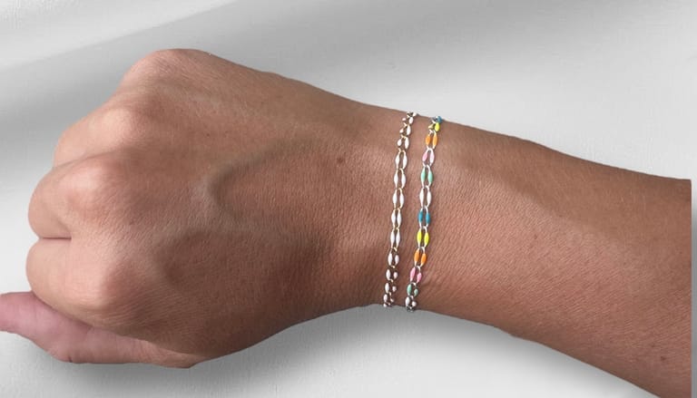 Mile High Linked | Permanent Jewelry atmosphere and seating