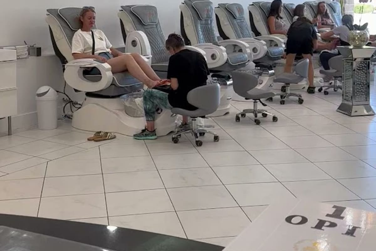 Interior view of Dazzling Nails