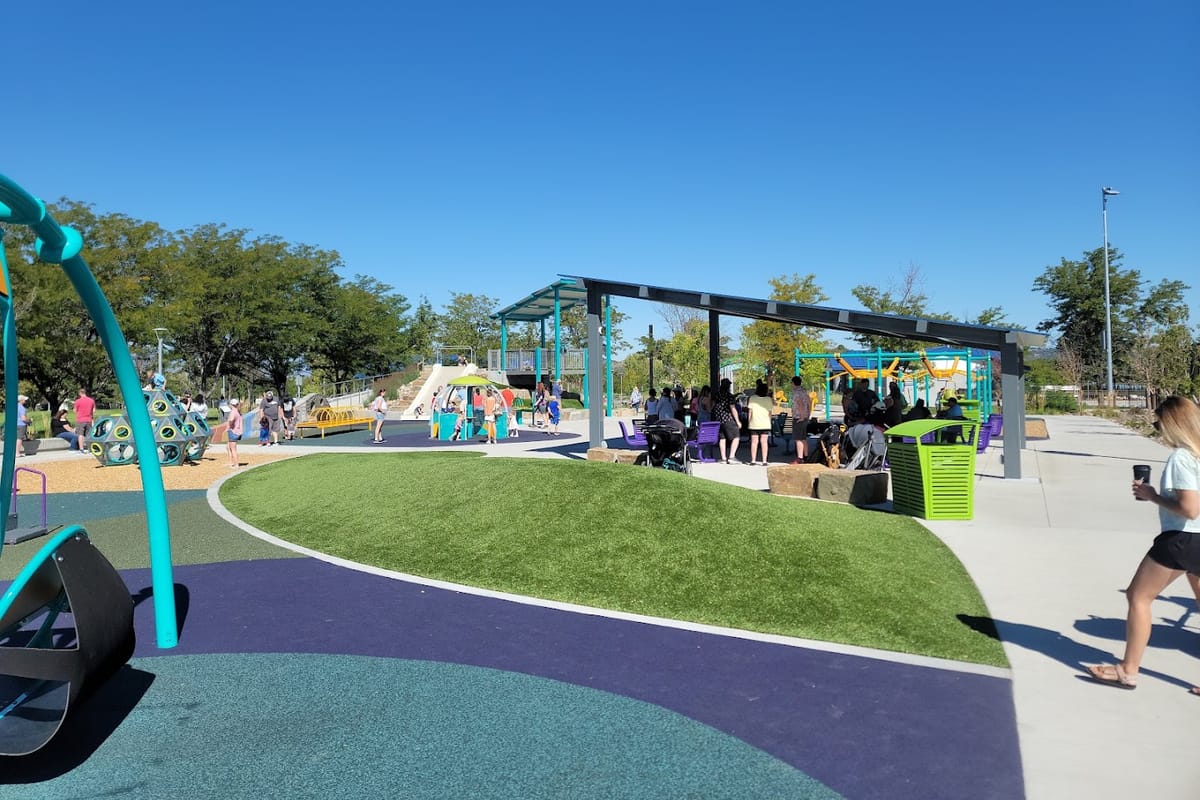 Butterfield Crossing Park dining area
