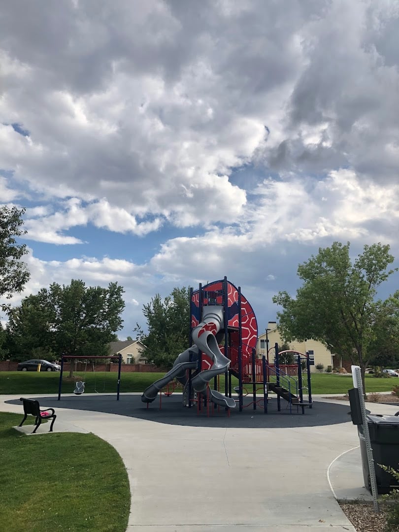 Centennial Ridge Park atmosphere and seating
