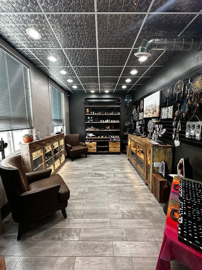 Zia Mountain Jewelry atmosphere and seating