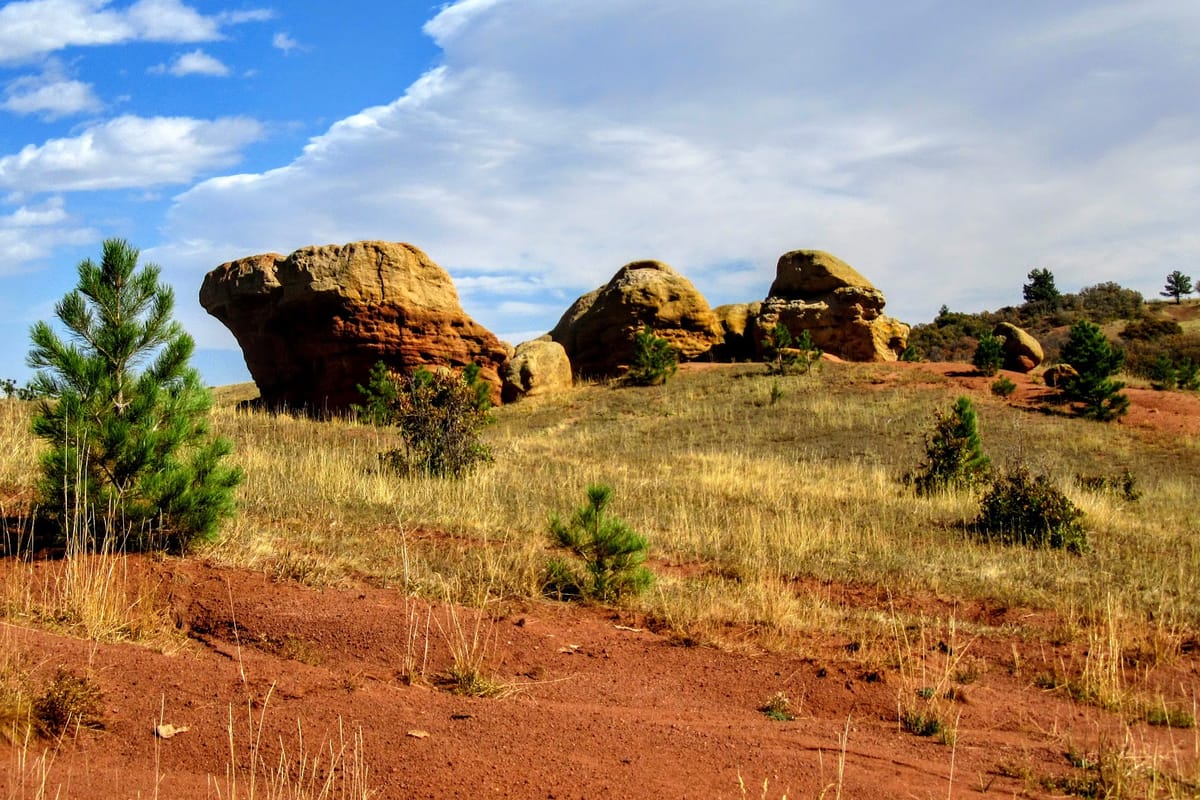 Sandstone Ranch Trail dining area
