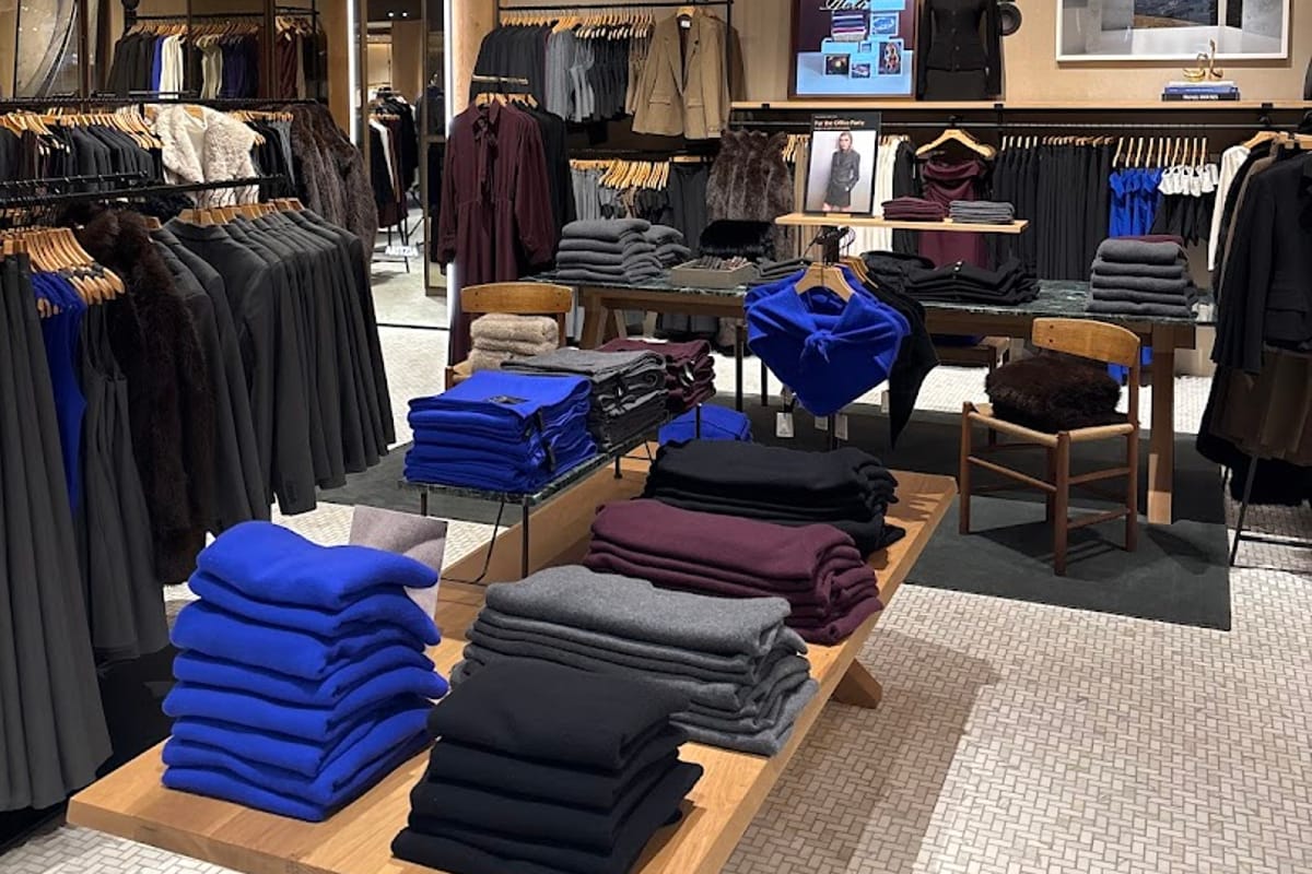 Aritzia dining area