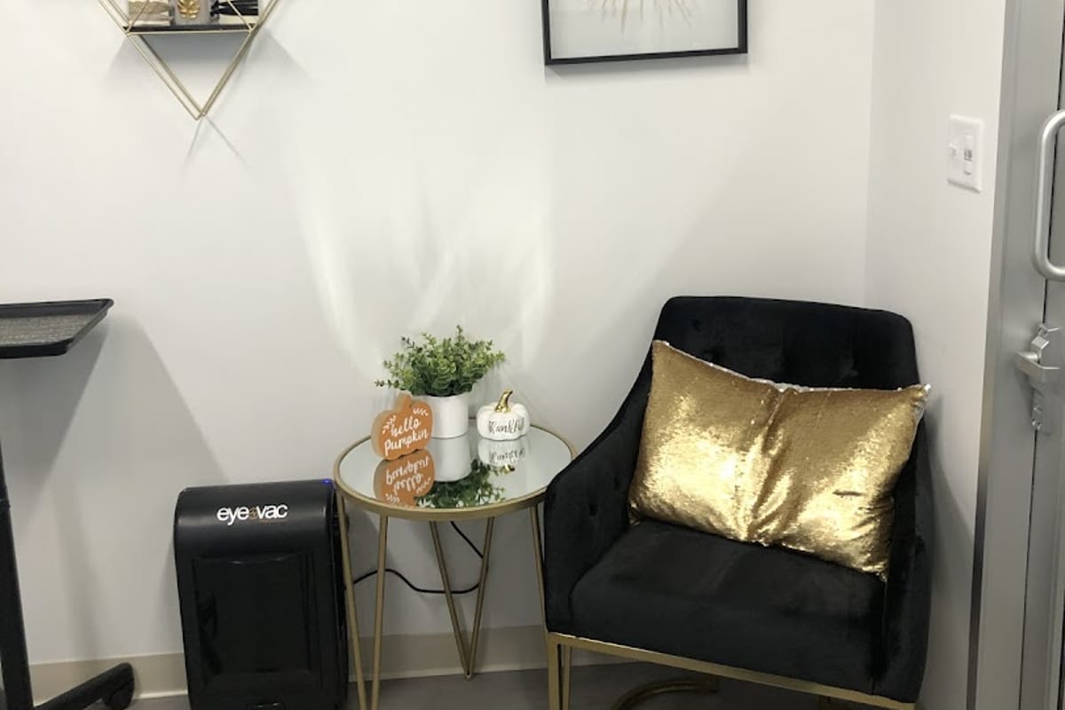 MM Hair Designs atmosphere and seating