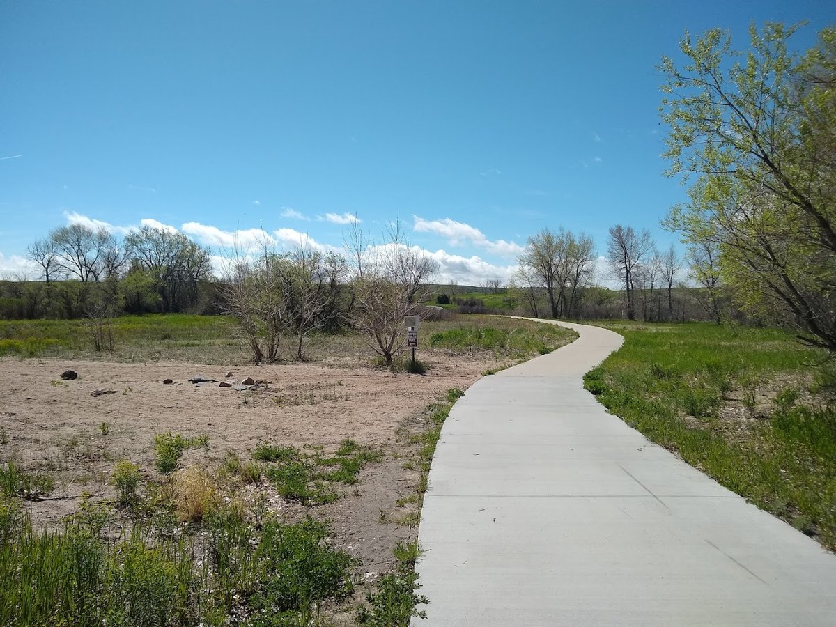 Bayou Gulch Trail atmosphere and seating