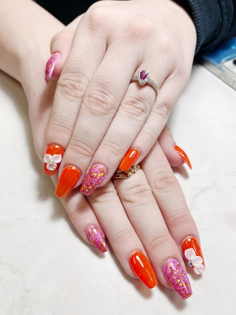 Expo Nails dining area