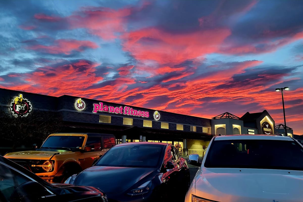 Planet Fitness exterior entrance