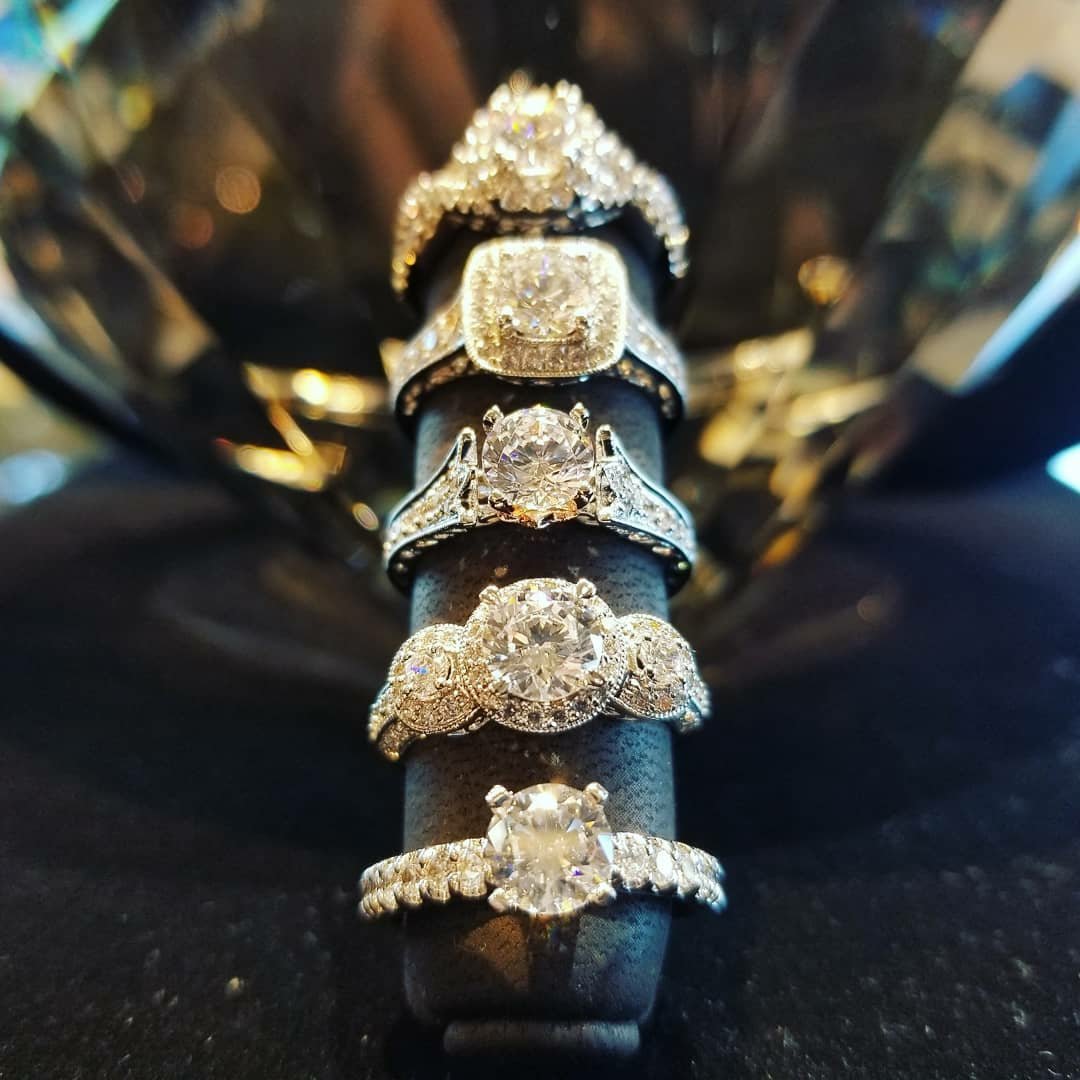 Amore Fine Jewelers atmosphere and seating