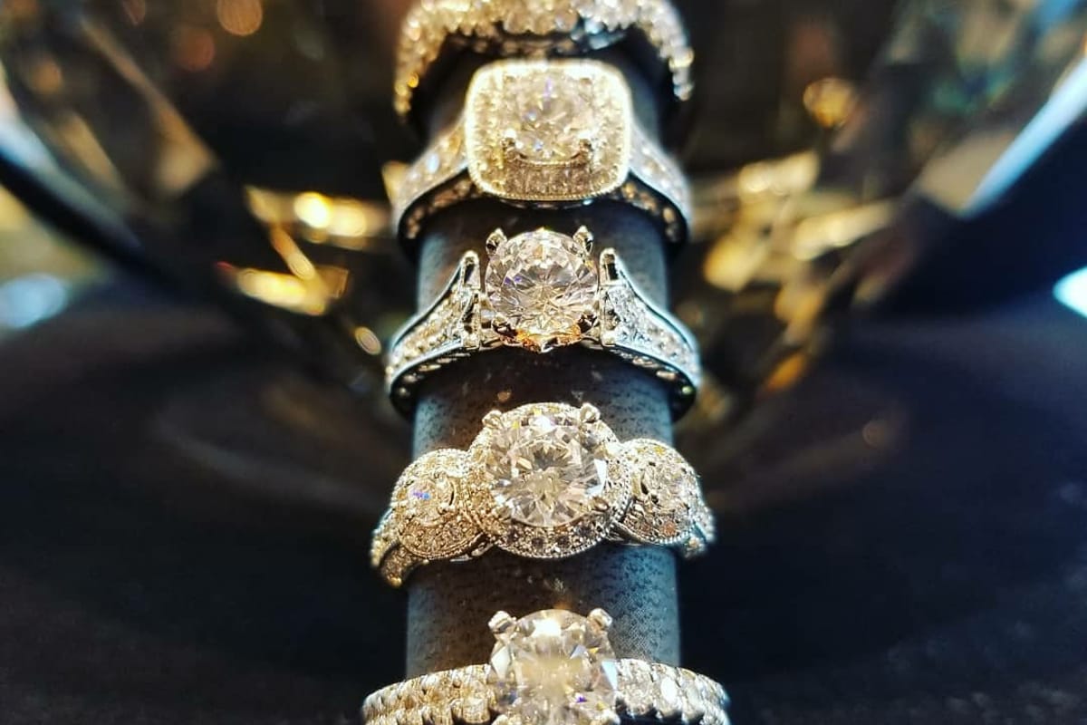 Amore Fine Jewelers atmosphere and seating