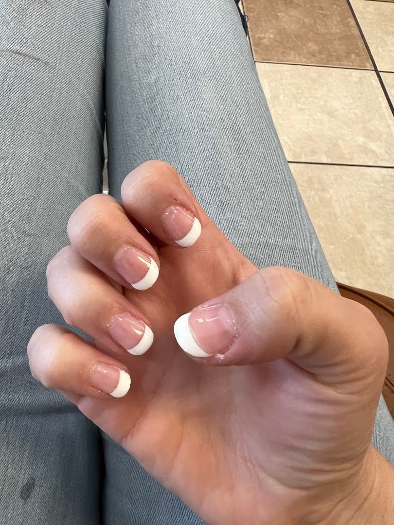 Nails Plus Castle Pines dining area
