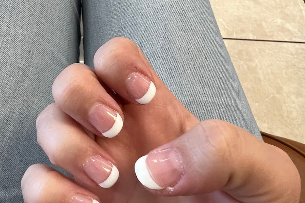 Nails Plus Castle Pines dining area