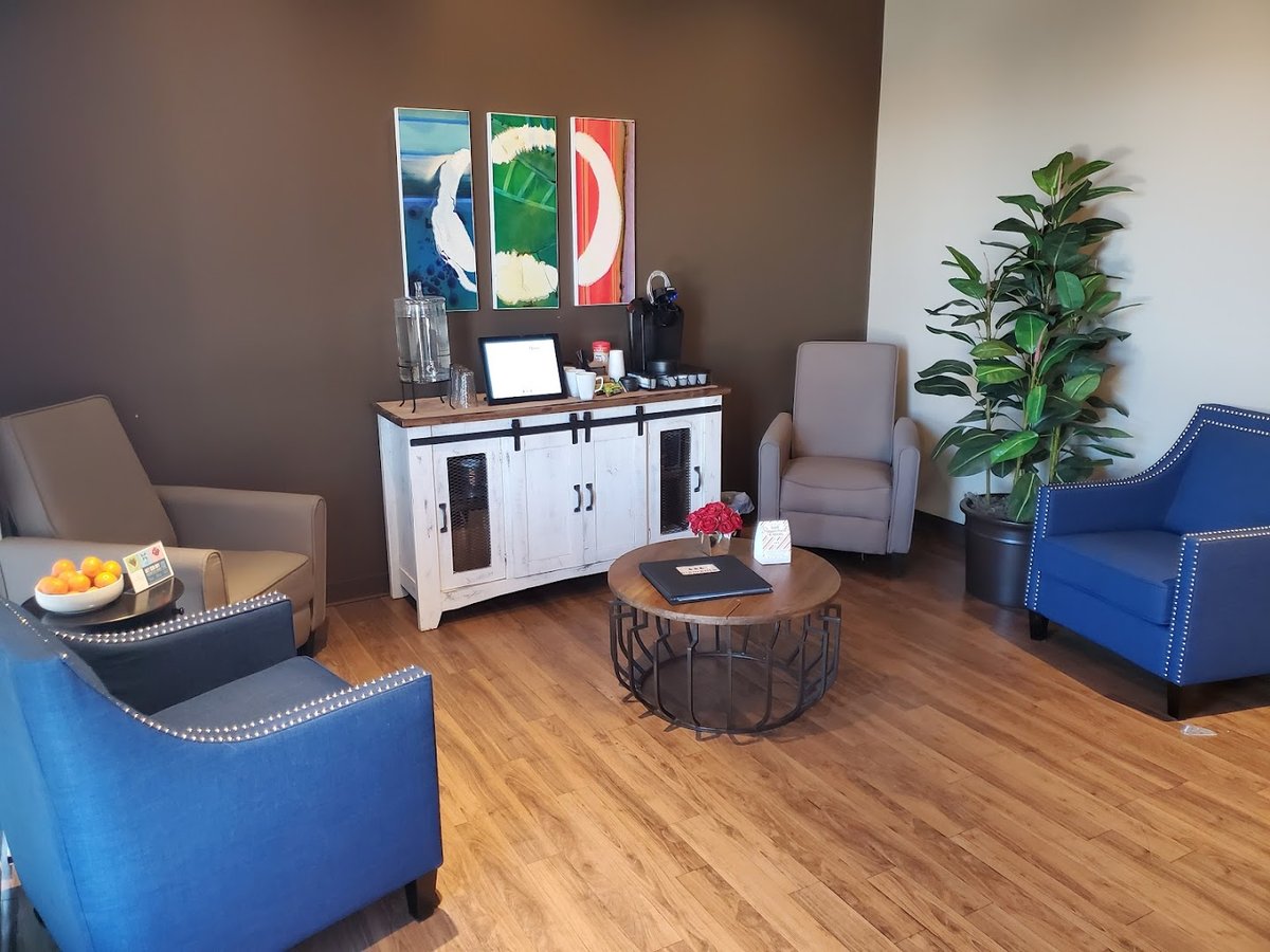 Elements Massage atmosphere and seating