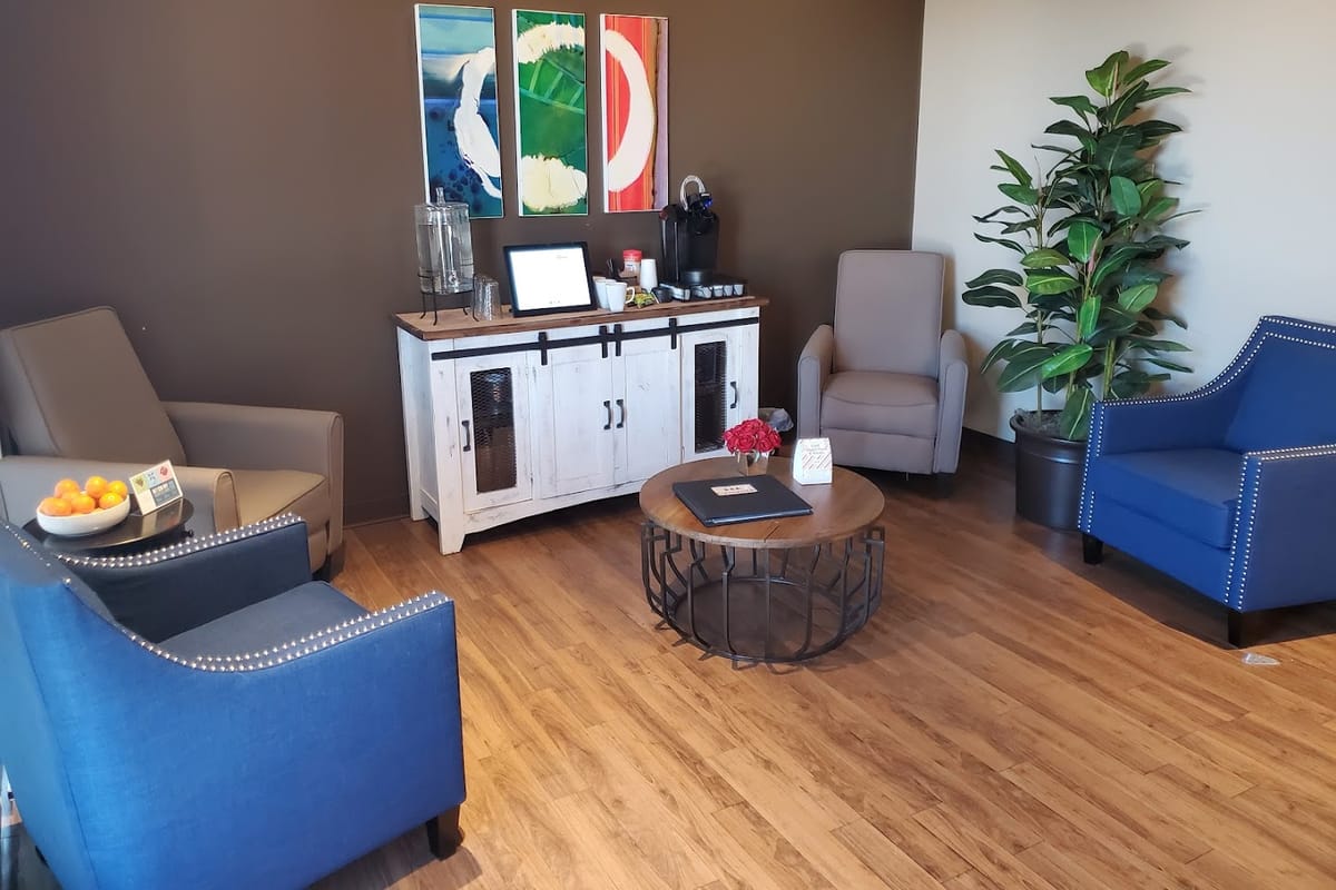 Elements Massage atmosphere and seating