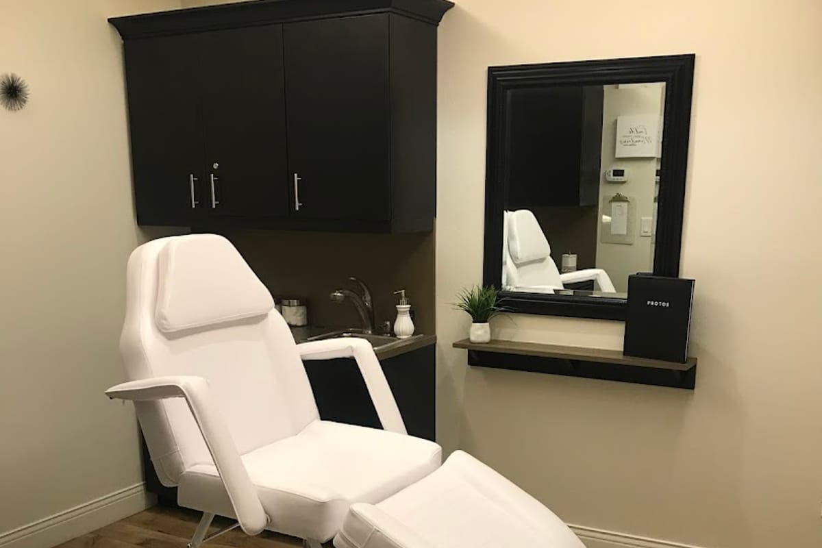 Skin Deep Facial Aesthetics atmosphere and seating