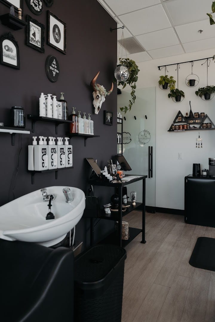 Divination Salon featured offerings