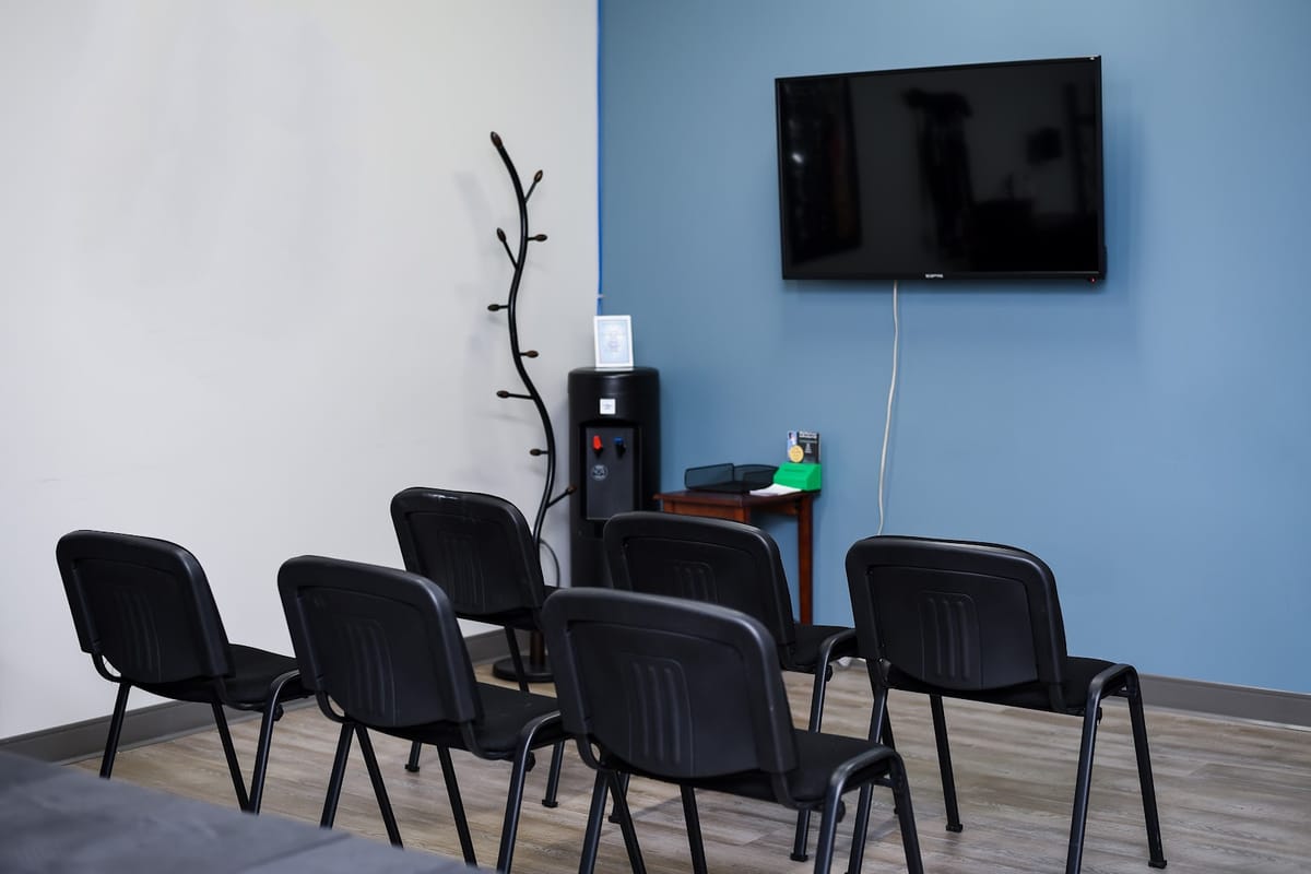 The Better Weigh atmosphere and seating