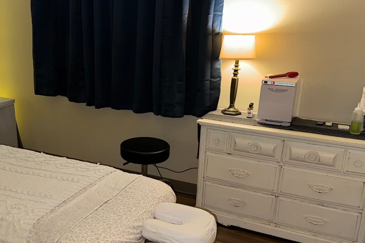 KUZI Massage & Body exterior entrance