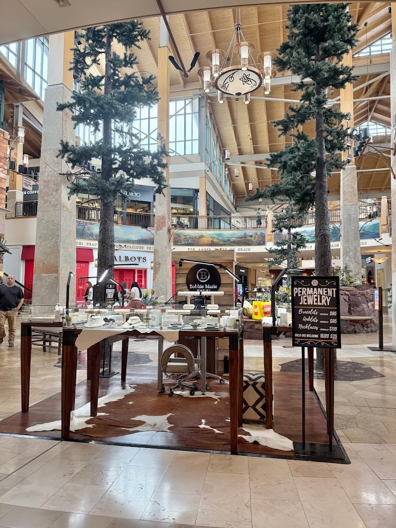 Interior view of Bobbie Marie Jewelry & Permanent Jewelry