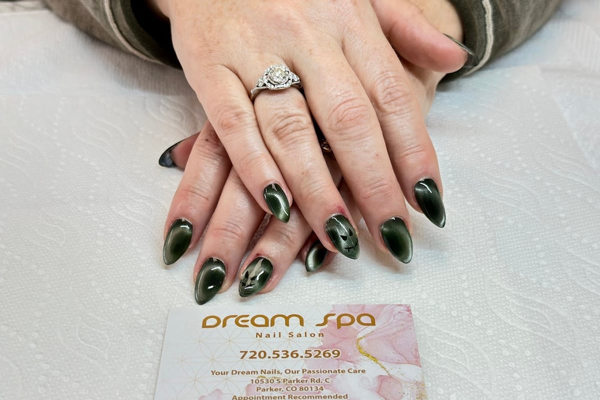 Interior view of Dream Spa Nails