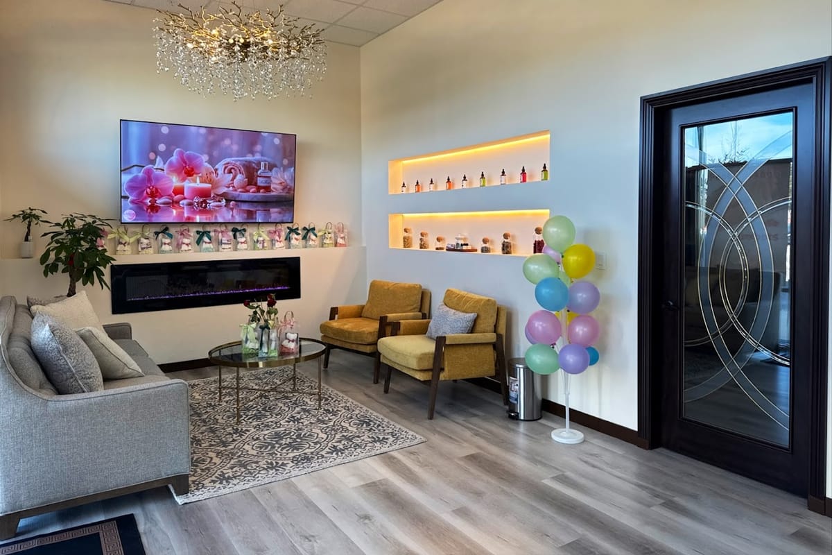 Sunflower Massage atmosphere and seating