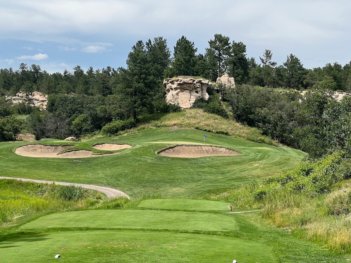 The Ridge at Castle Pines North dining area