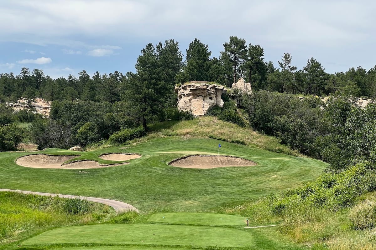 The Ridge at Castle Pines North dining area