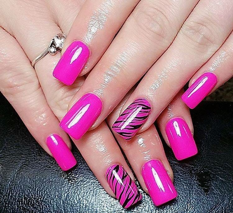 Regal Nails, Salon & Spa atmosphere and seating