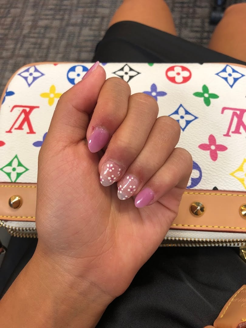 Expo Nails exterior entrance