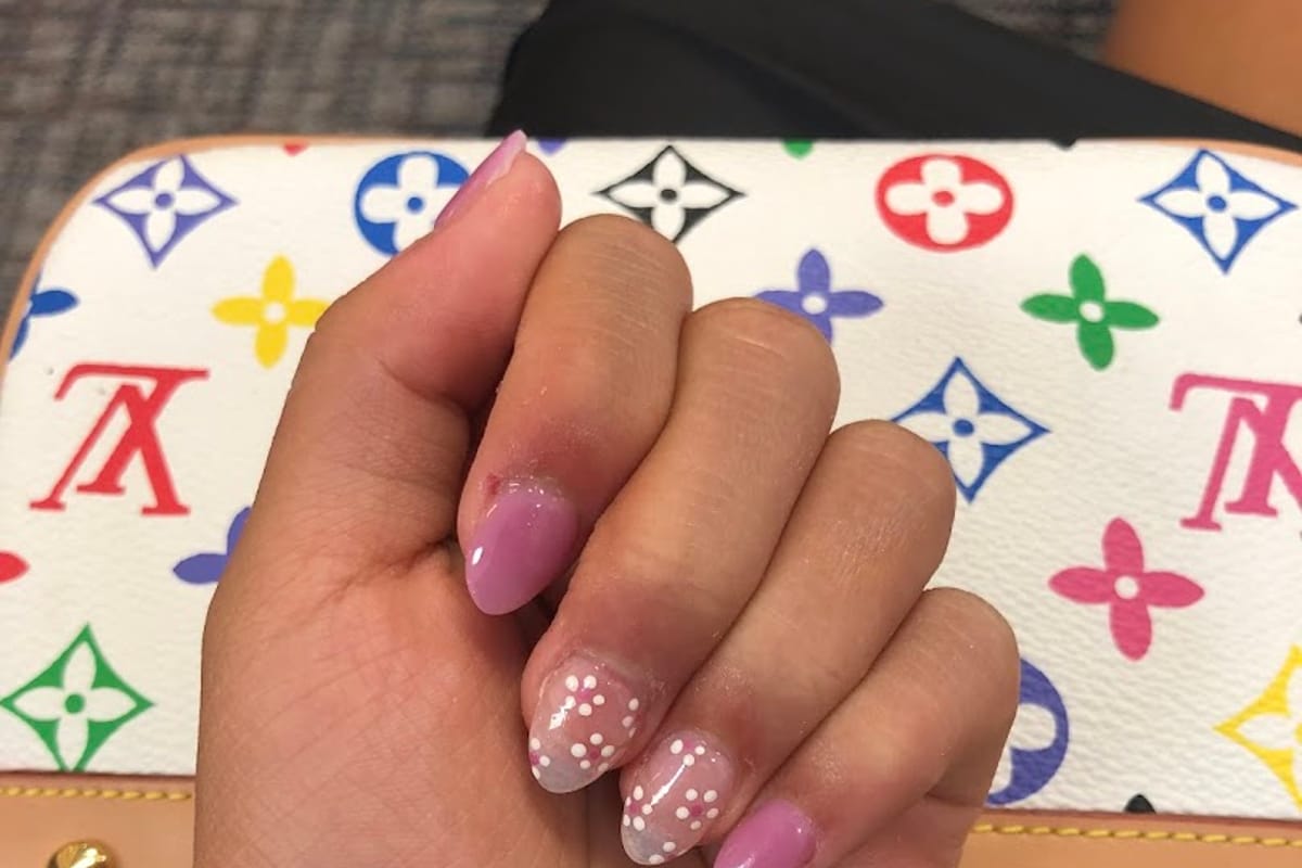 Expo Nails exterior entrance