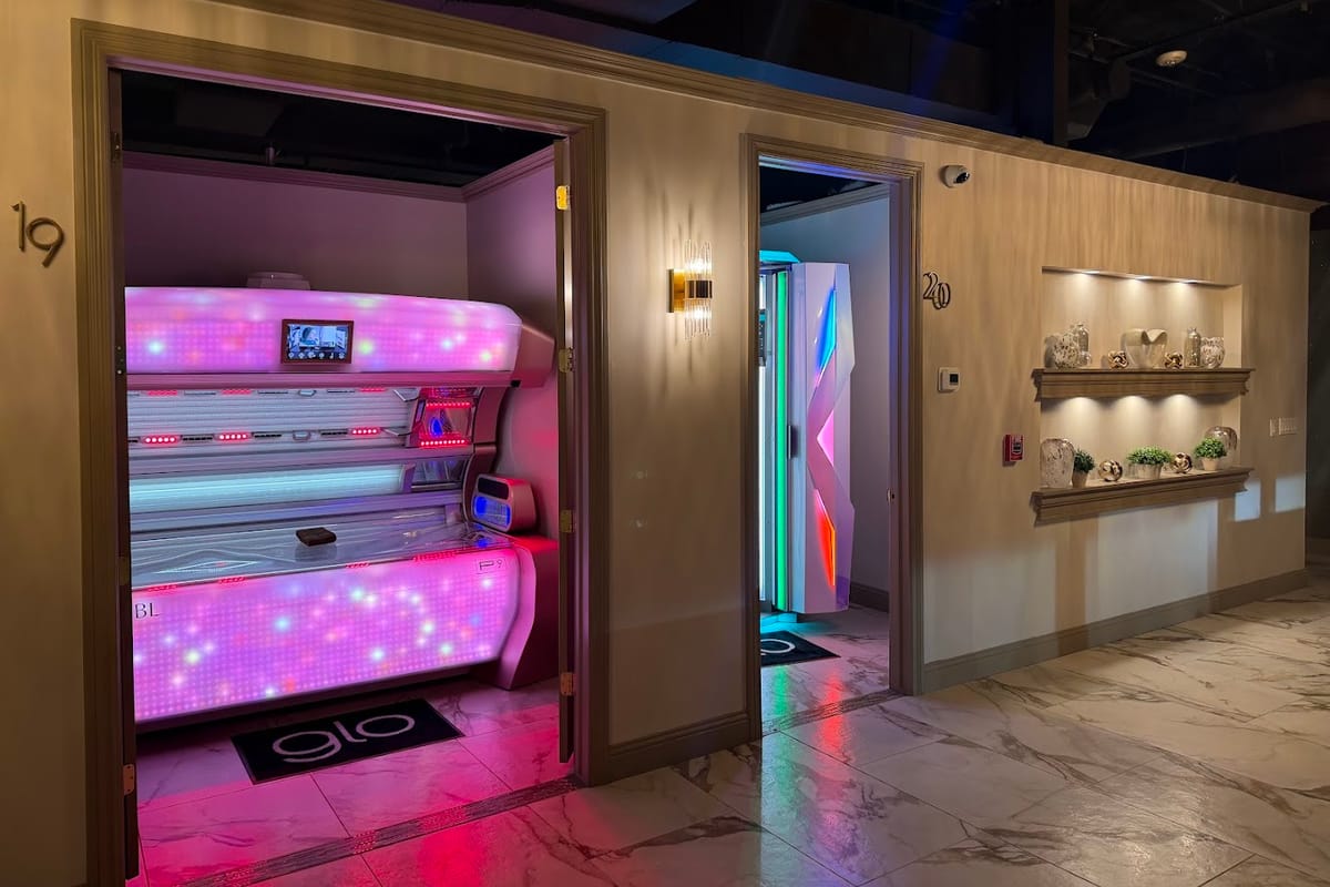 Glo Tanning atmosphere and seating