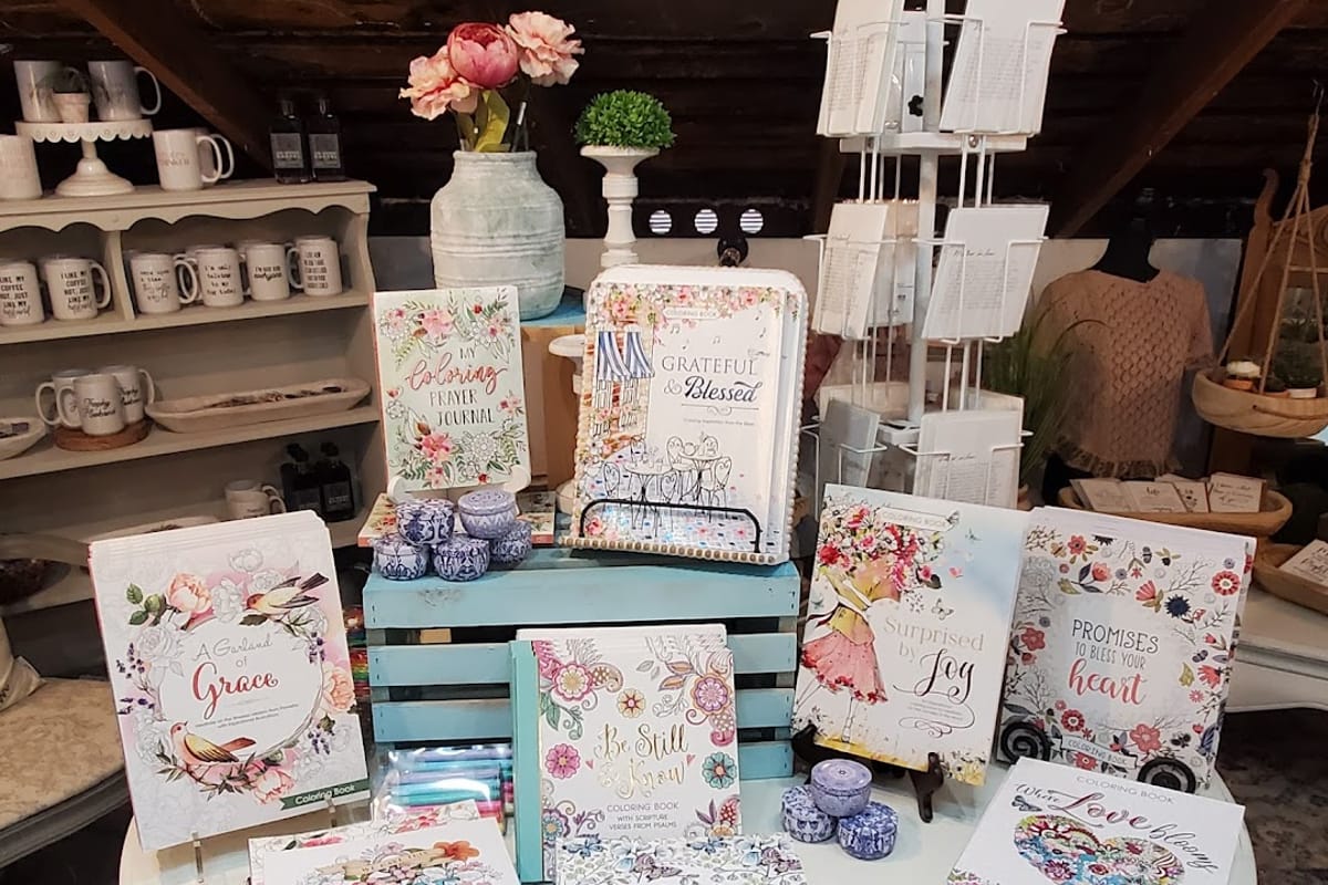 The Blooming Farmhouse atmosphere and seating