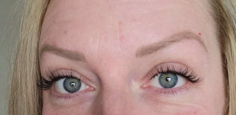 Fabulash Esthetics atmosphere and seating