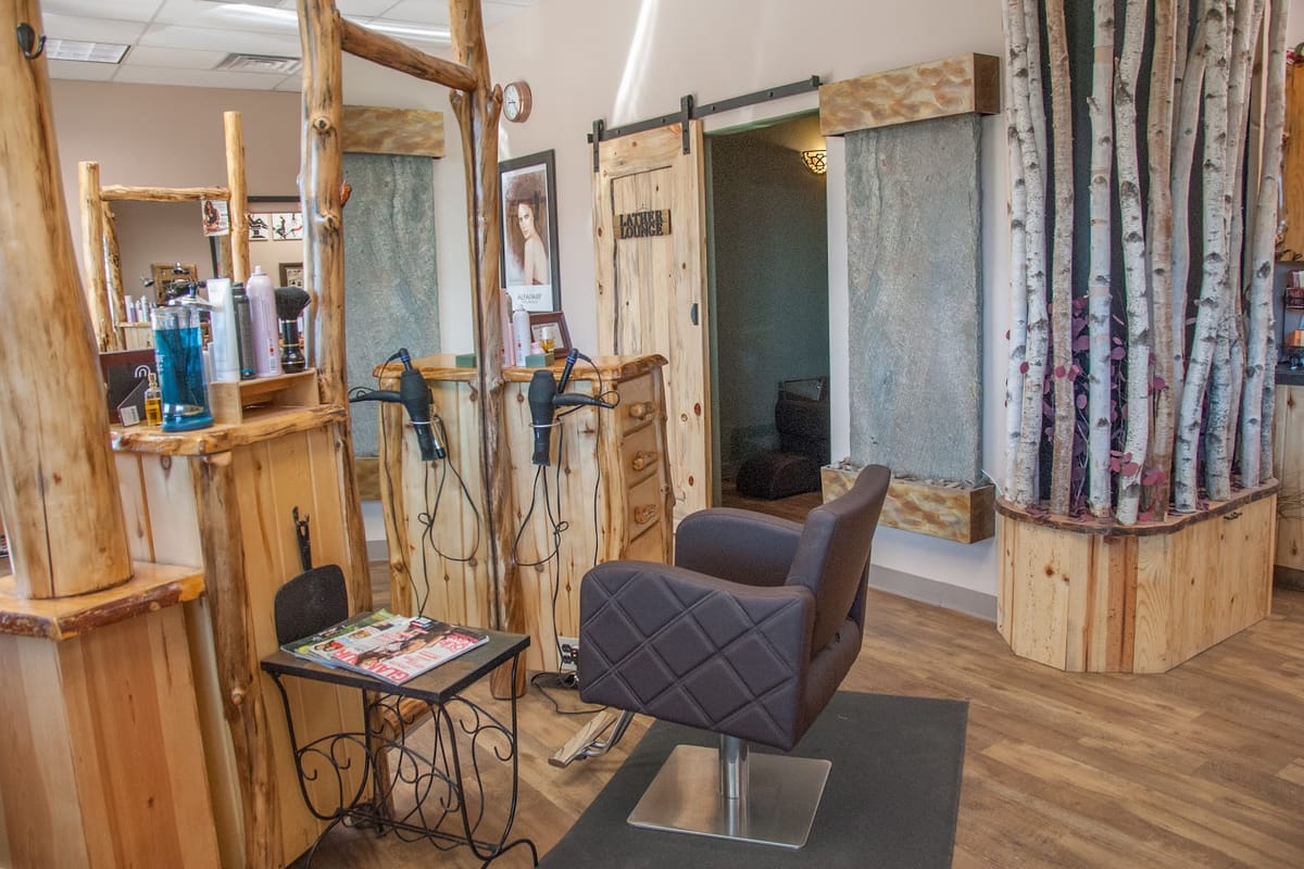 Caroline Douglas Salon dining area