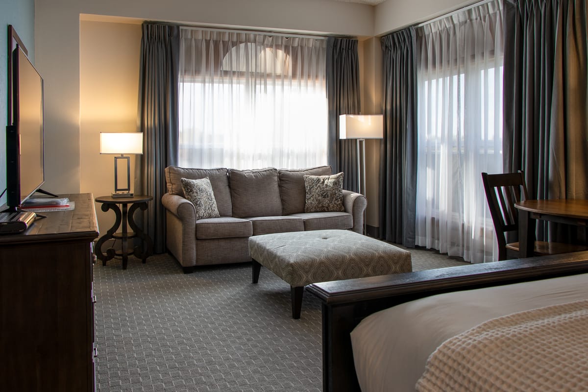 Lone Tree Golf Club & Hotel featured offerings