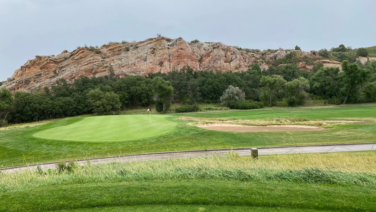 Arrowhead Golf Course exterior entrance