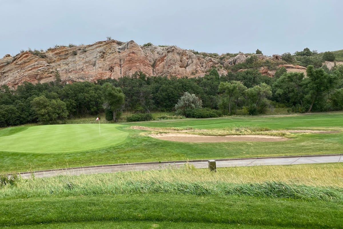 Arrowhead Golf Course exterior entrance