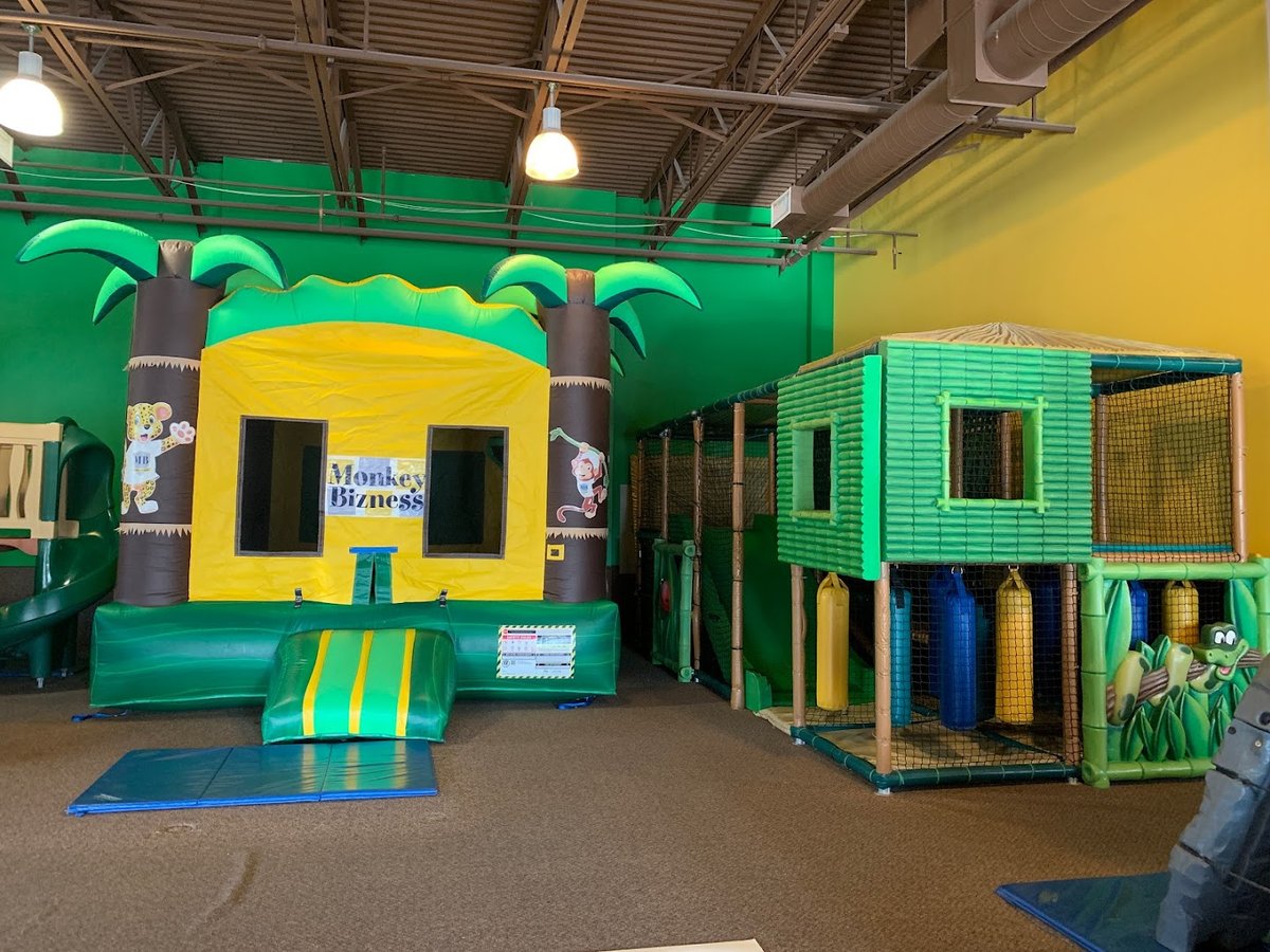 Little Monkey Bizness atmosphere and seating