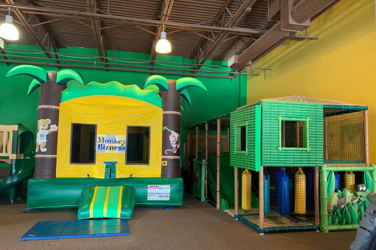 Little Monkey Bizness atmosphere and seating