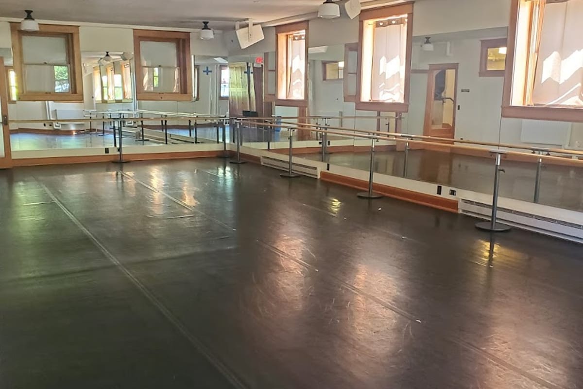 The Schoolhouse atmosphere and seating