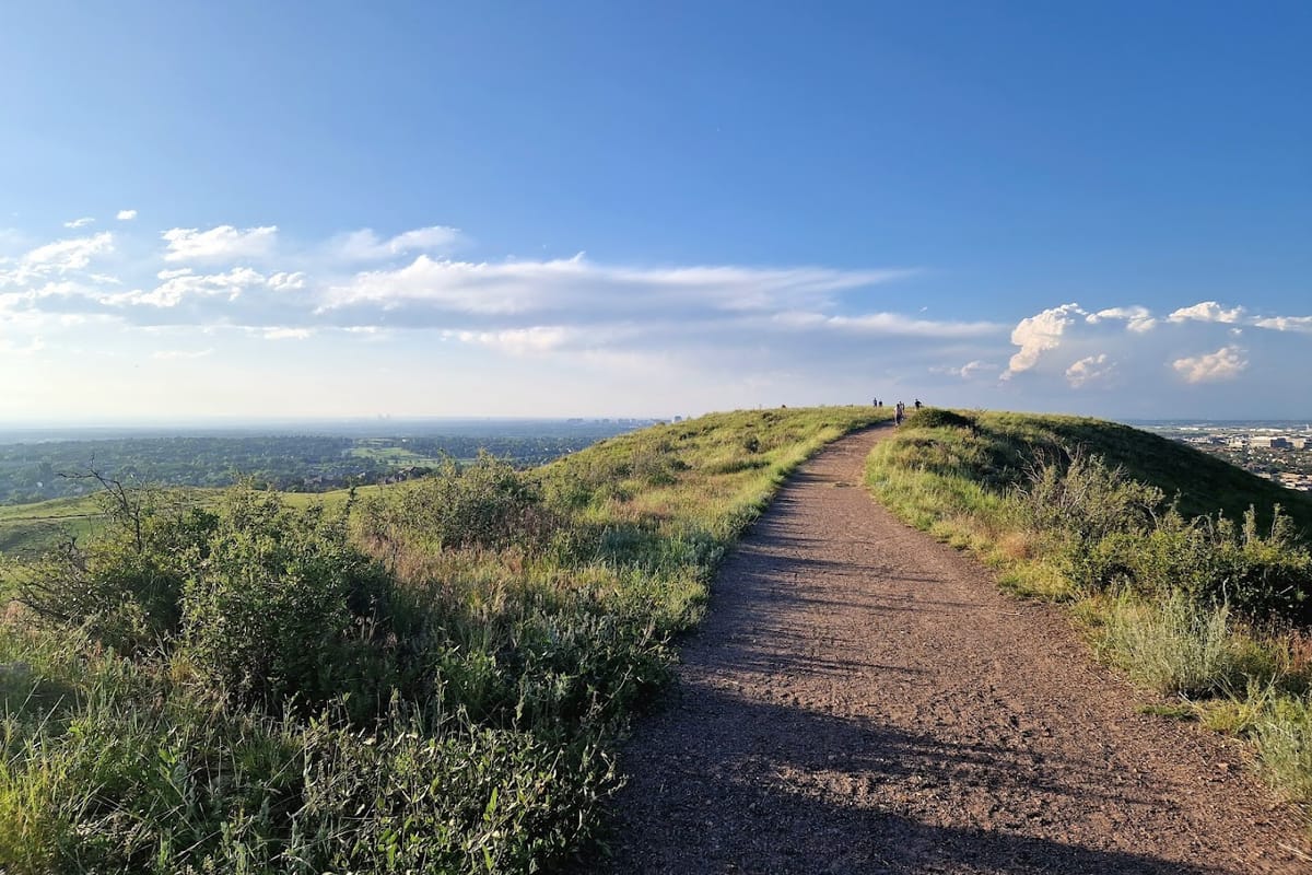 Bluffs Regional Park Trail dining area