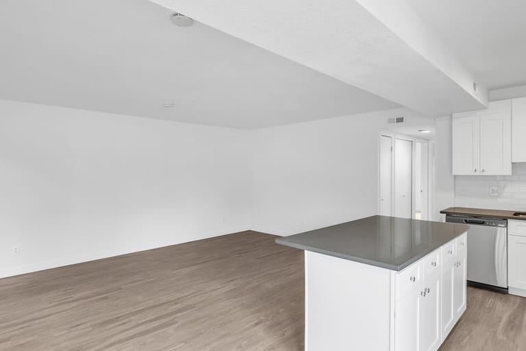 RockView Apartments featured offerings
