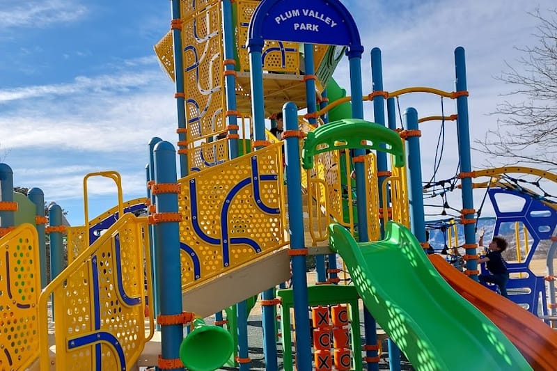 Plum Valley Park park in Highlands Ranch, Colorado