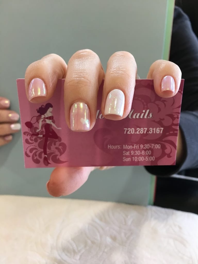 Jadore Nail Salon atmosphere and seating