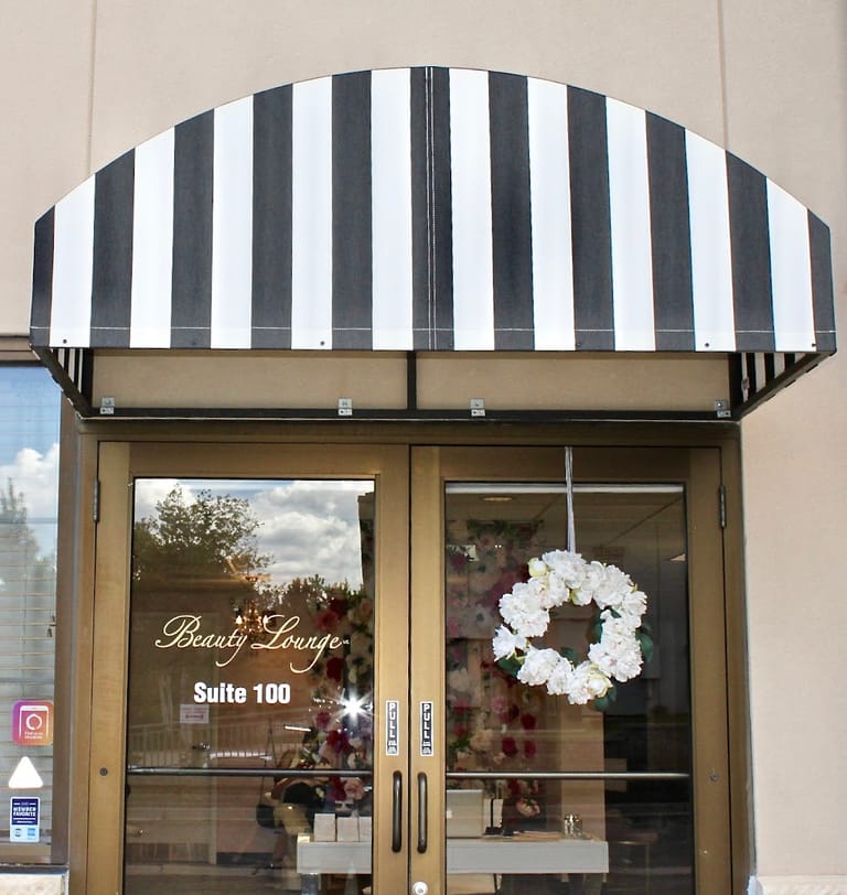 Beauty Lounge dining area