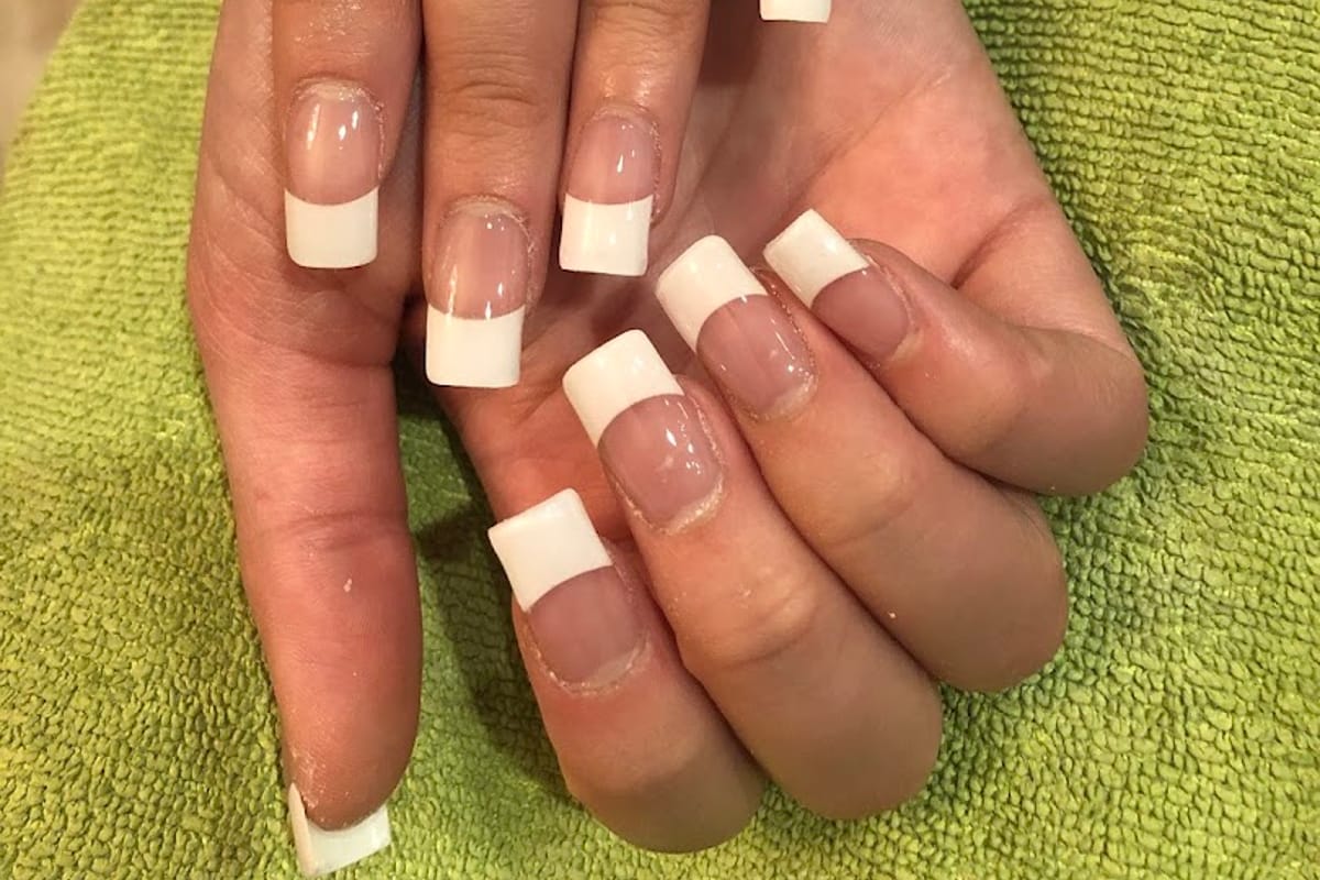 V's Nails exterior entrance