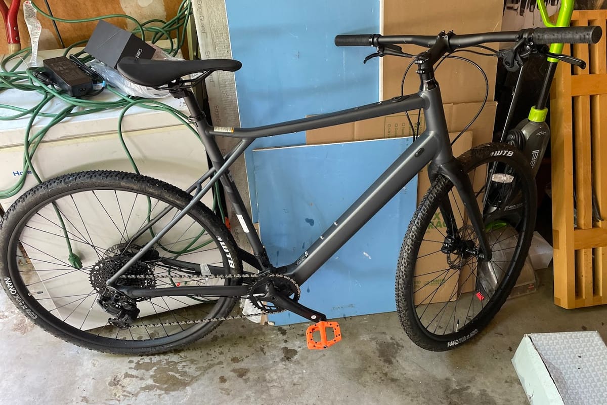 Mike's Bikes of Parker atmosphere and seating